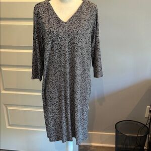 Elegant Black and White Patterned Dress